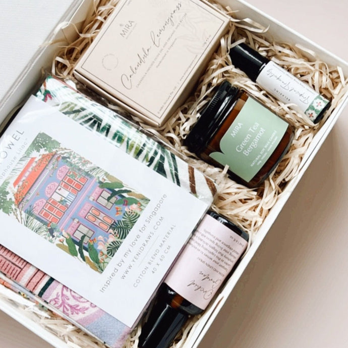 Behind the Scenes: Crafting the Scents of Singapore Gift Set